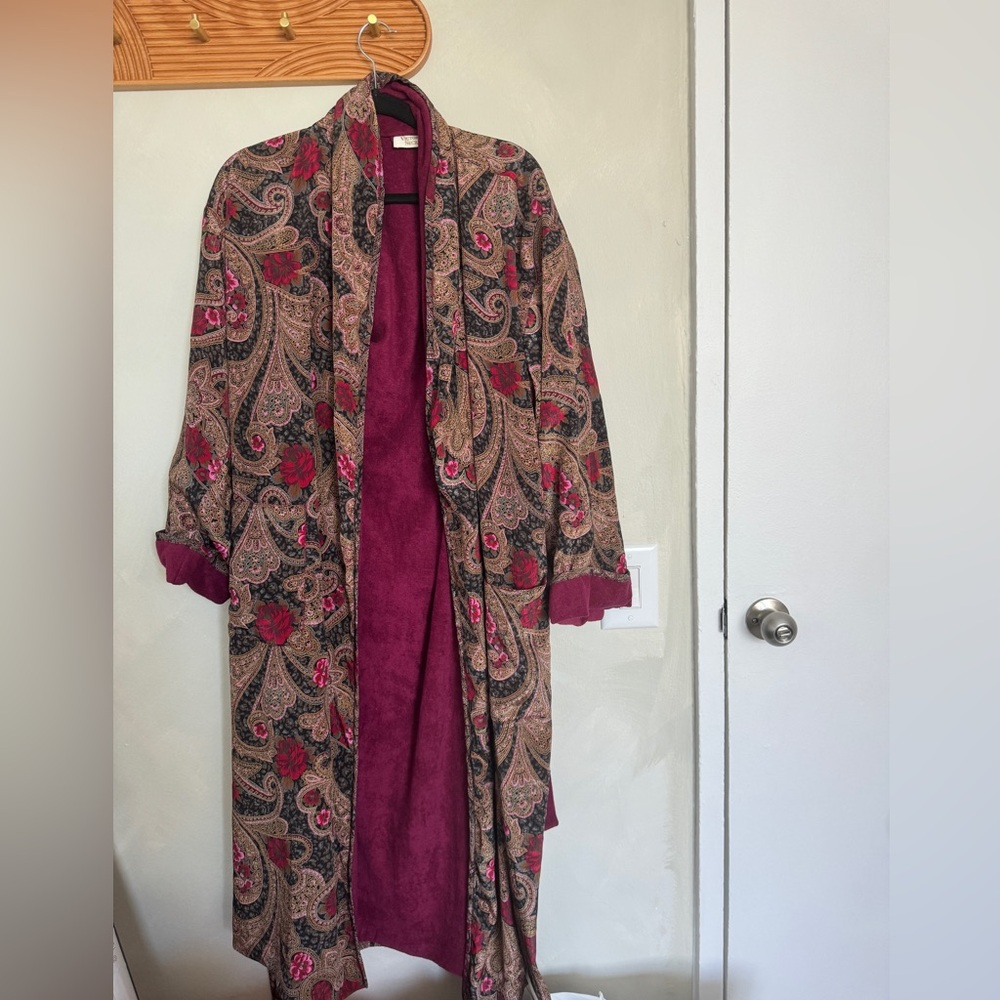 vintage victoria’s secret robe